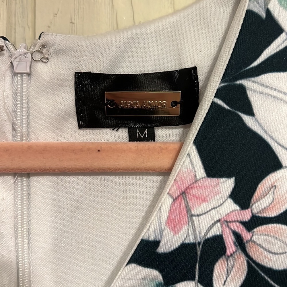 Alexia Admor Dress, Size M - Picture 4 of 11